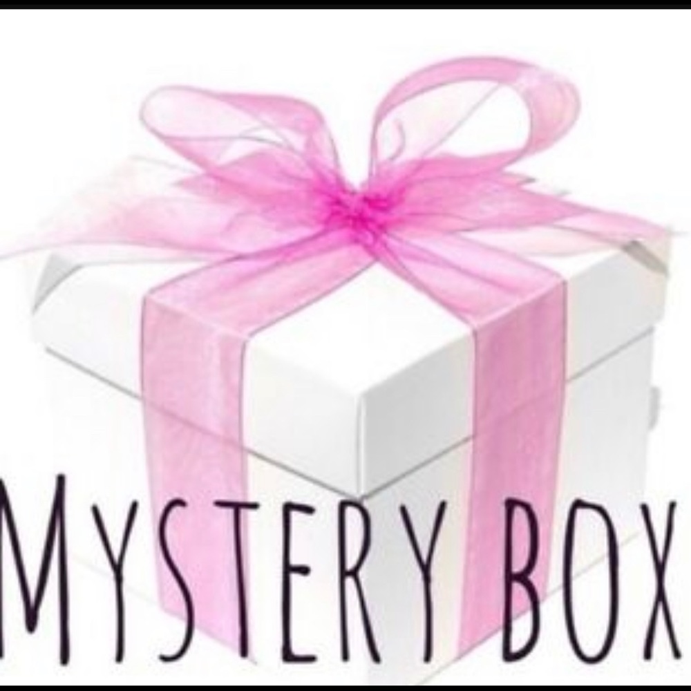 Women’s Mystery Bundle